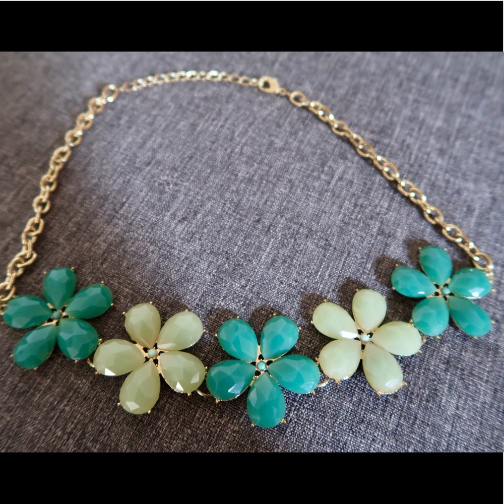 Francesca’s collection statement necklace